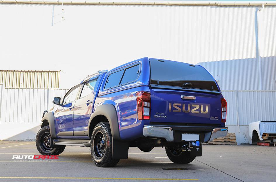ISUZU DMAX STROKE GLOSS BLACK MILLED